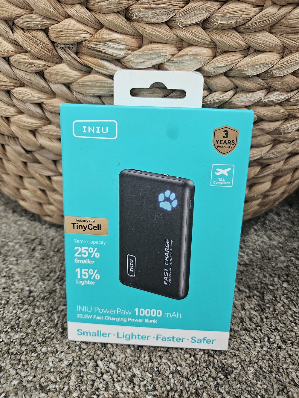 INIU PowerPaw 10000mAh Portable Power Bank - Black 22.5w Fast Charging